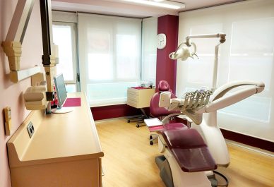 clínica dental en Peralta